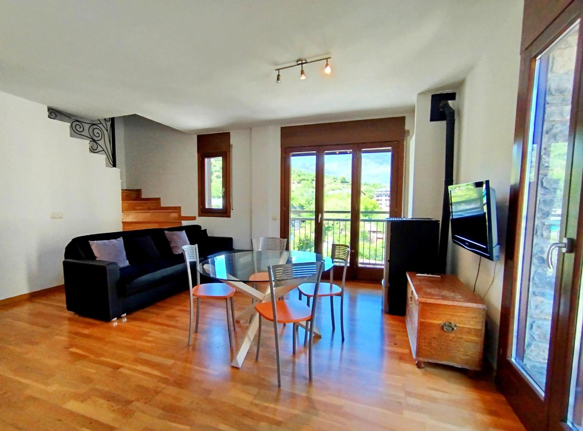 Apartaments Sort Pirineus Ngoại thất bức ảnh