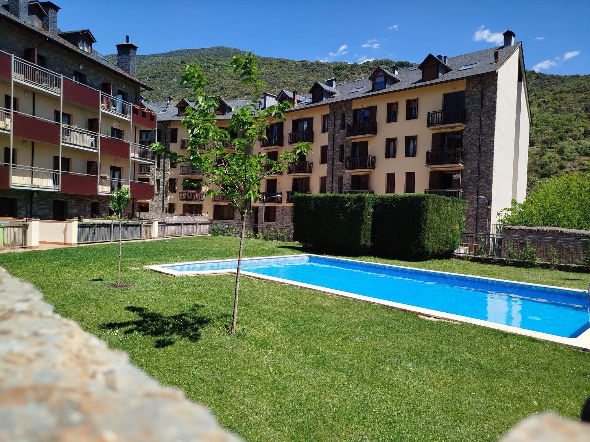 Apartaments Sort Pirineus Ngoại thất bức ảnh